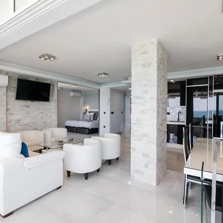 Deluxe Supreme Malaga