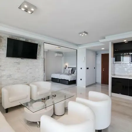 Deluxe Supreme Apartment *